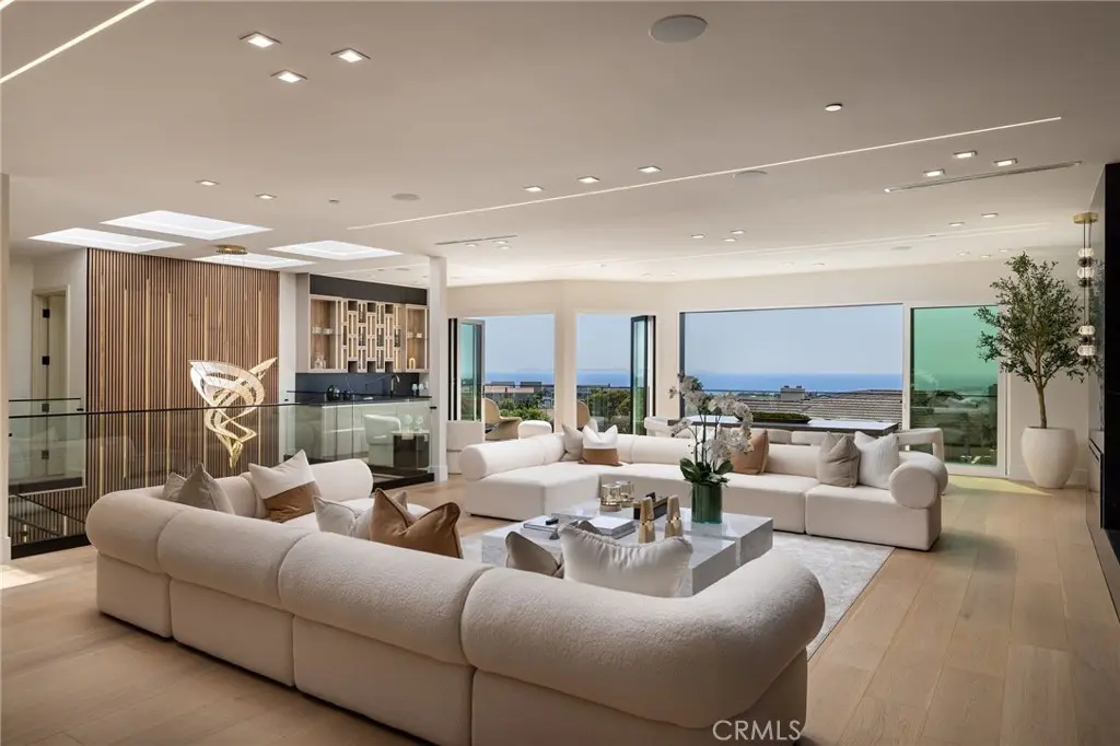 4 Narbonne, Newport Beach, CA — listing photo 1