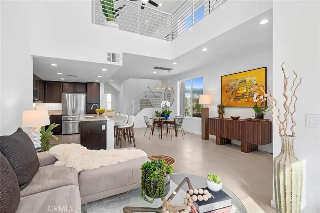 555 Rockefeller, Irvine, CA — listing photo 1
