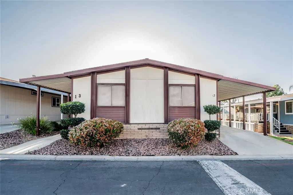 1550 Rimpau 13, Corona, CA — listing photo 1