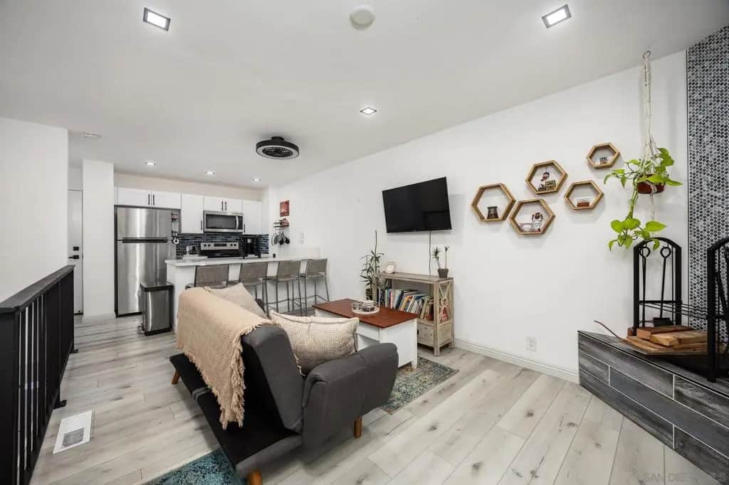 4380 Temecula St 4, San Diego, CA — listing photo 1