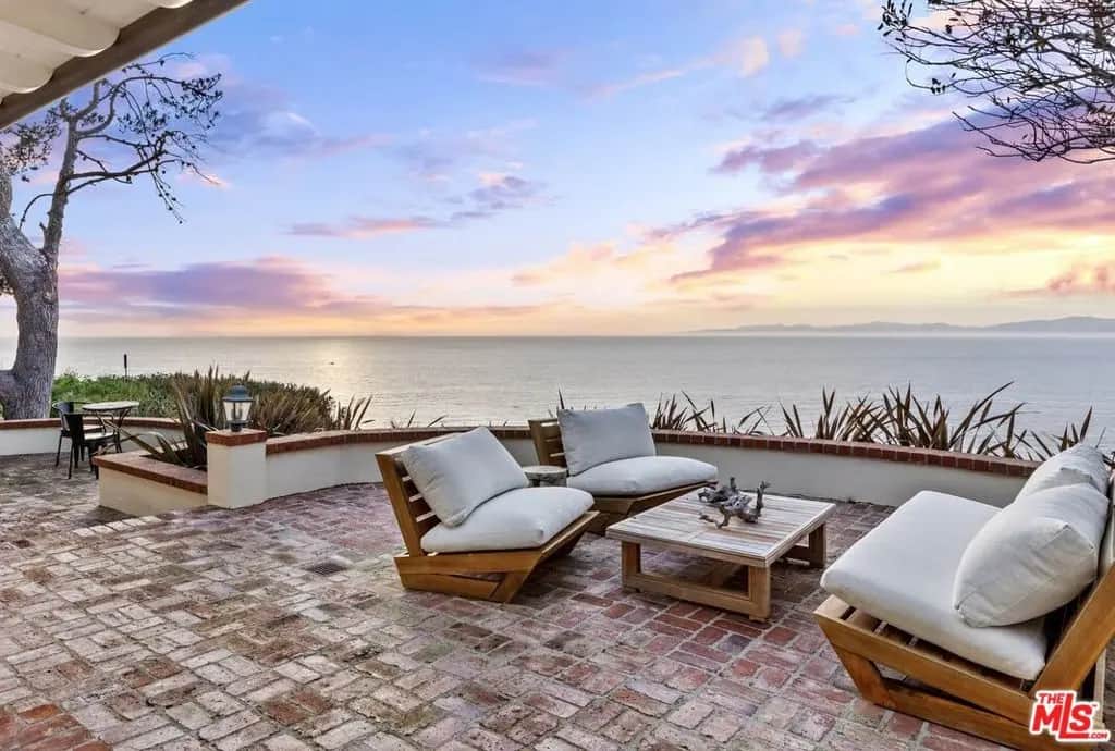 1115 W Palos Verdes Drive, Palos Verdes Estates, CA — listing photo 1