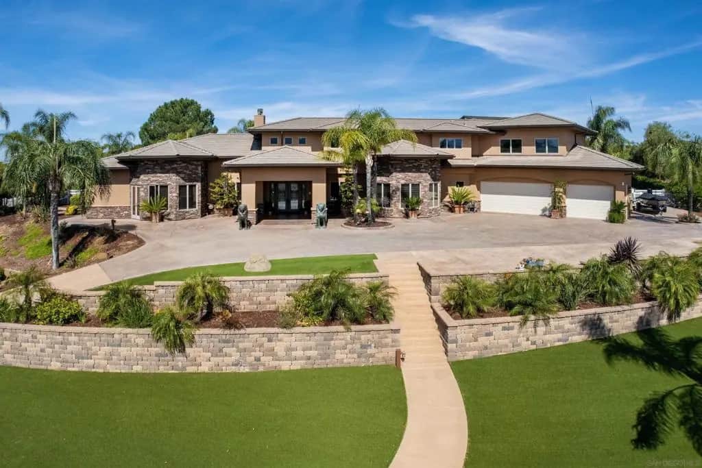 2882 Conestoga Circle, Alpine, CA — listing photo 1