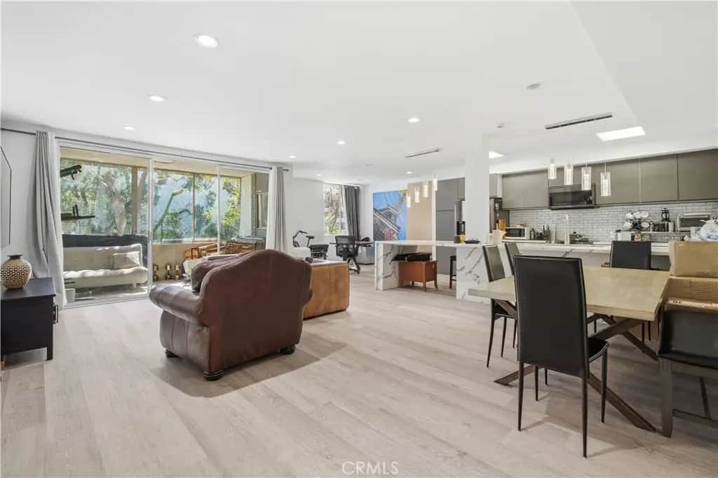 7309 Franklin Ave 105, Los Angeles, CA — listing photo 1