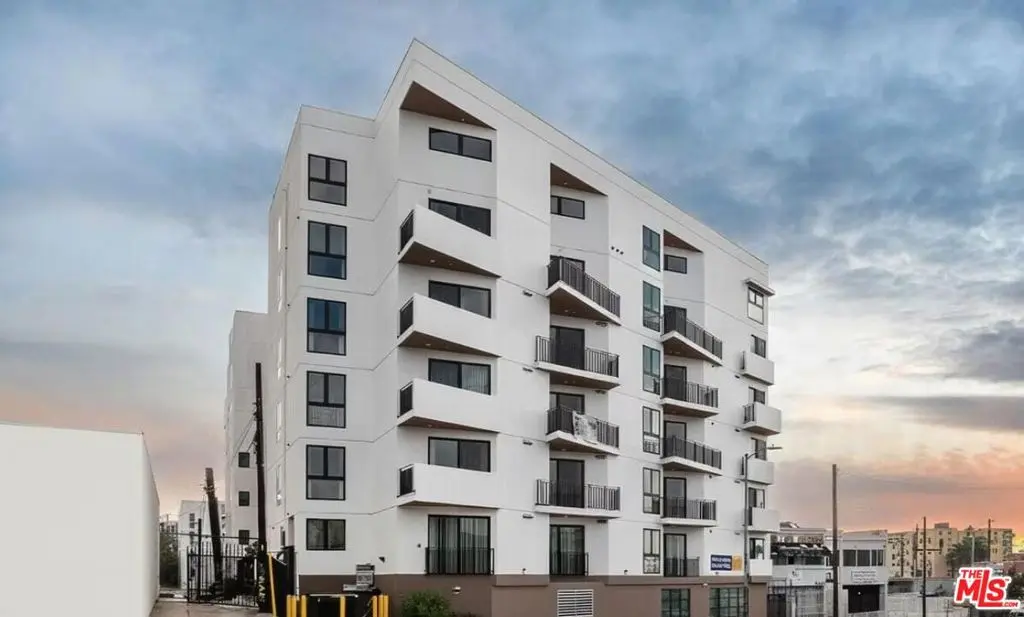 825 S Coronado Street 305, Los Angeles, CA — listing photo 1