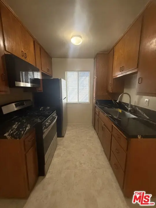 1166 Amherst Avenue 6, Los Angeles, CA — listing photo 1