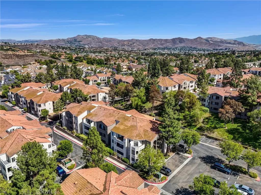 1980 Las Colinas Circle 301, Corona, CA — listing photo 1