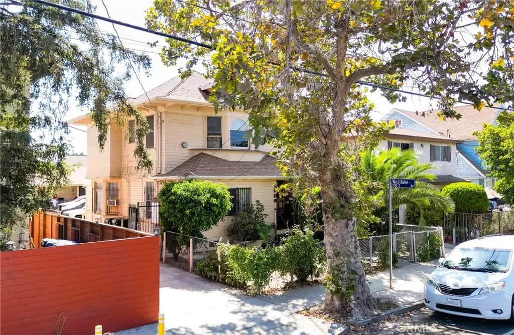 2006 W 12th Street, Los Angeles, CA — listing photo 1