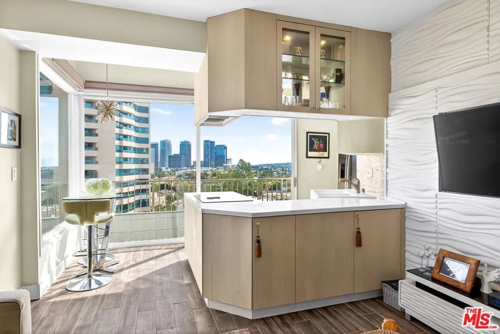 10501 Wilshire Boulevard 1005, Los Angeles, CA — listing photo 1
