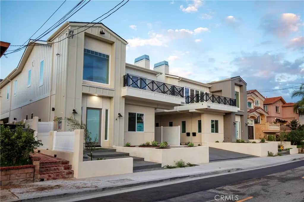2203 Marshalfield A, Redondo Beach, CA — listing photo 1