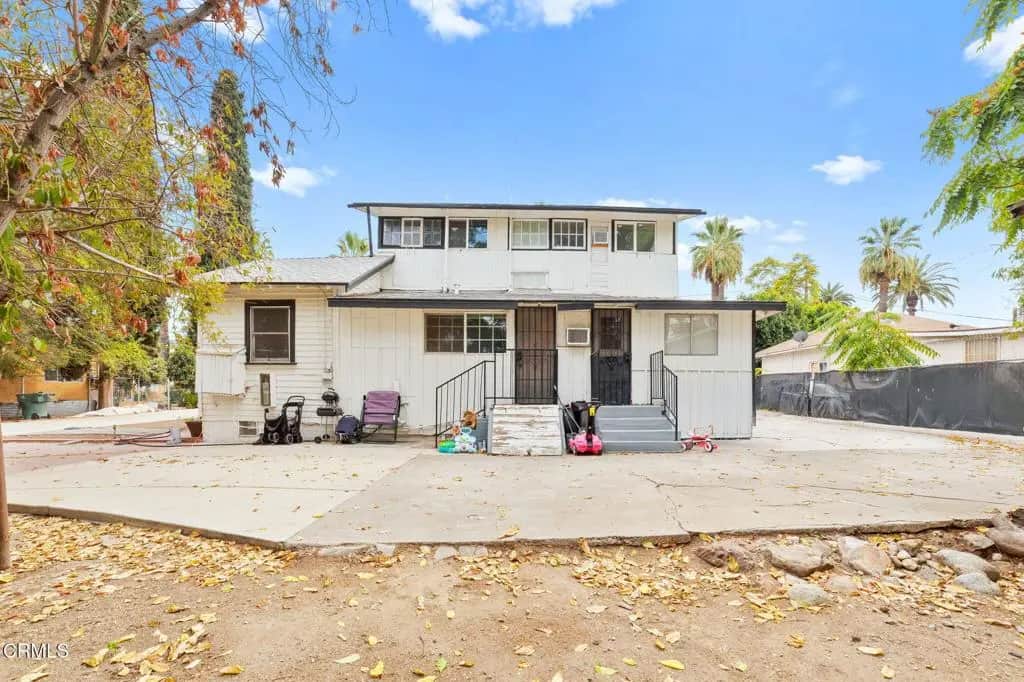3633 Kansas Avenue, Riverside, CA — listing photo 1