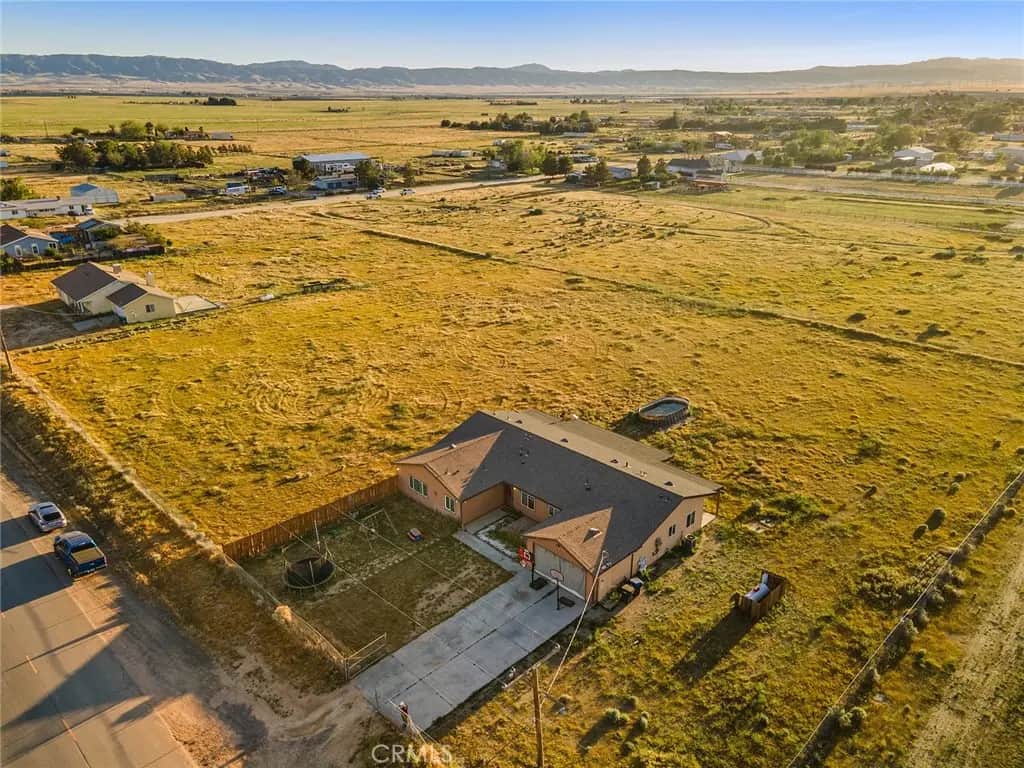 47867 80th W, Lancaster, CA — listing photo 1