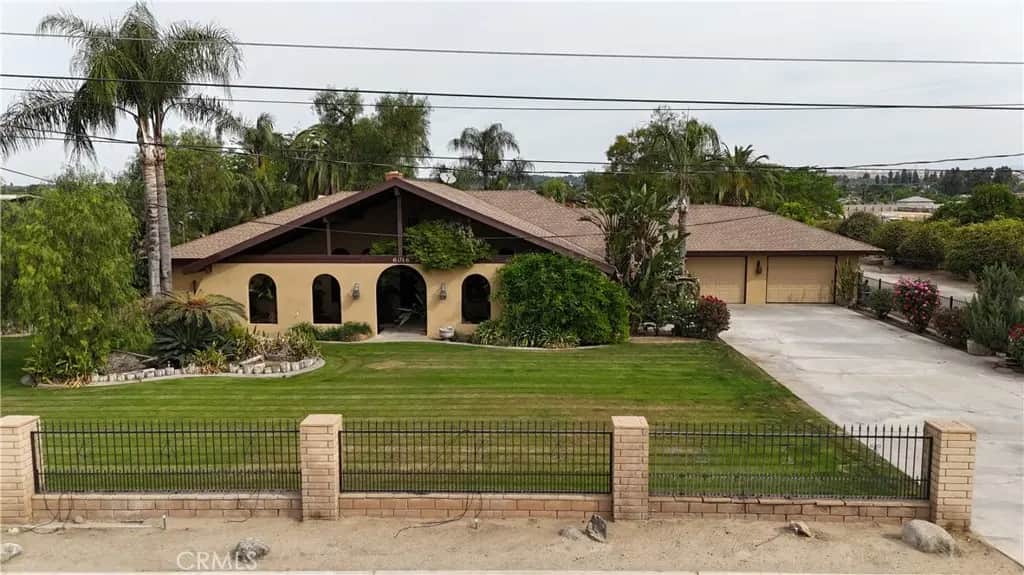 6016 E Texas, Bakersfield, CA — listing photo 1