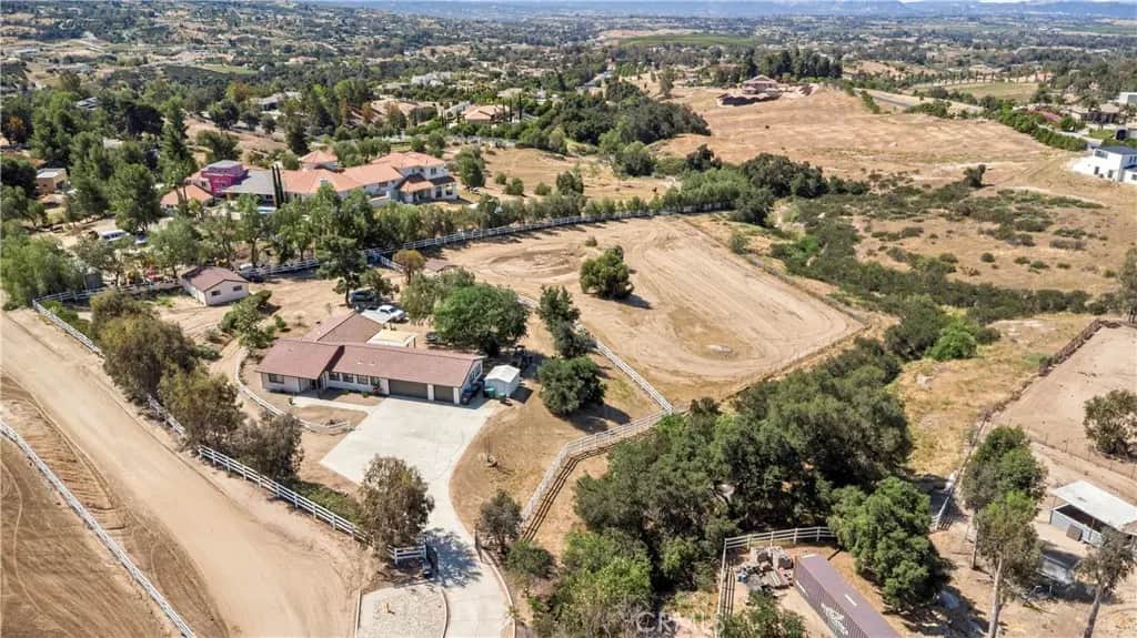 38680 Avenida De La Bandolero, Temecula, CA — listing photo 1