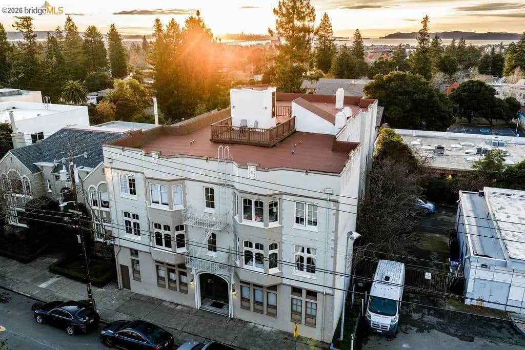 22 Domingo Ave, Berkeley, CA — listing photo 1