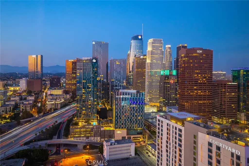 900 W Olympic 31J, Los Angeles, CA — listing photo 1