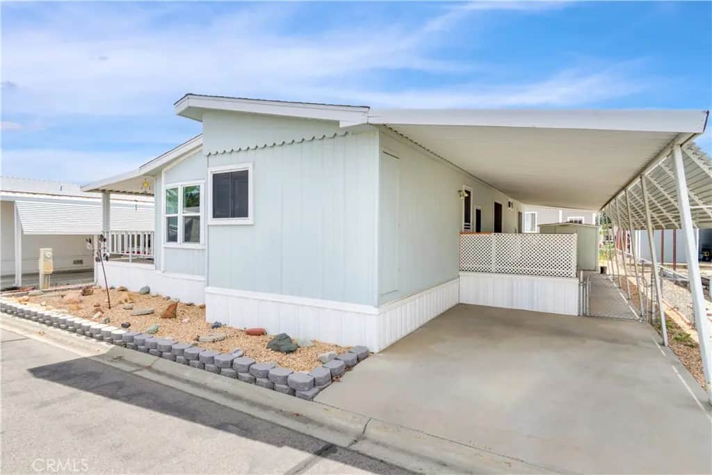 5001 Florida Avenue 724, Hemet, CA — listing photo 1