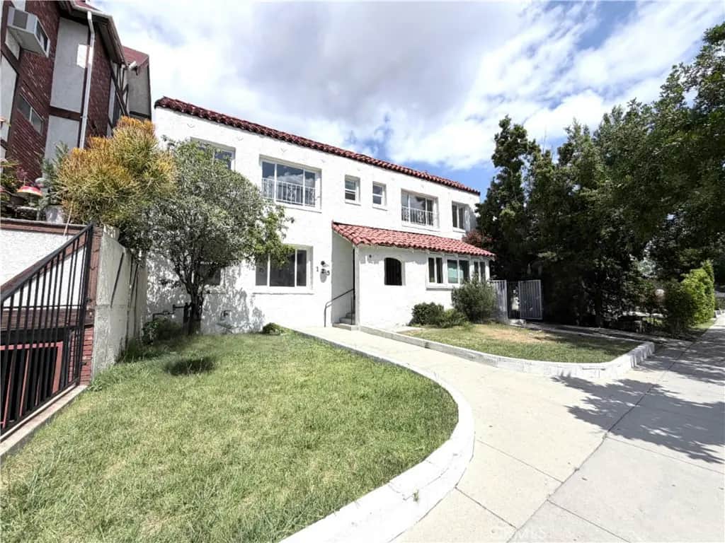 125 W Chestnut Street 101, Glendale, CA — listing photo 1