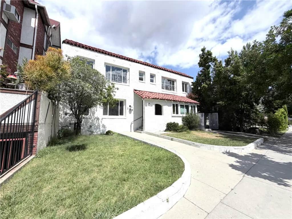 125 W Chestnut 202, Glendale, CA — listing photo 1