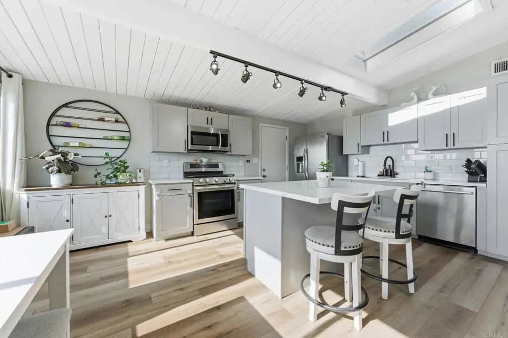 9838 Ivanho Street, Spring Valley, CA — listing photo 1