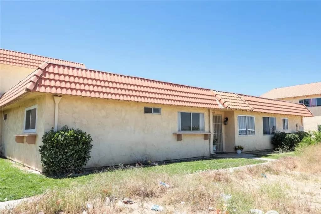 43618 Stanridge Avenue, Lancaster, CA — listing photo 1