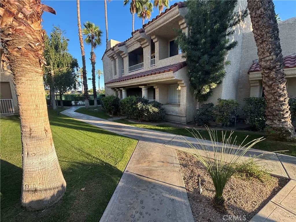 2700 Lawrence Crossley 84, Palm Springs, CA — listing photo 1