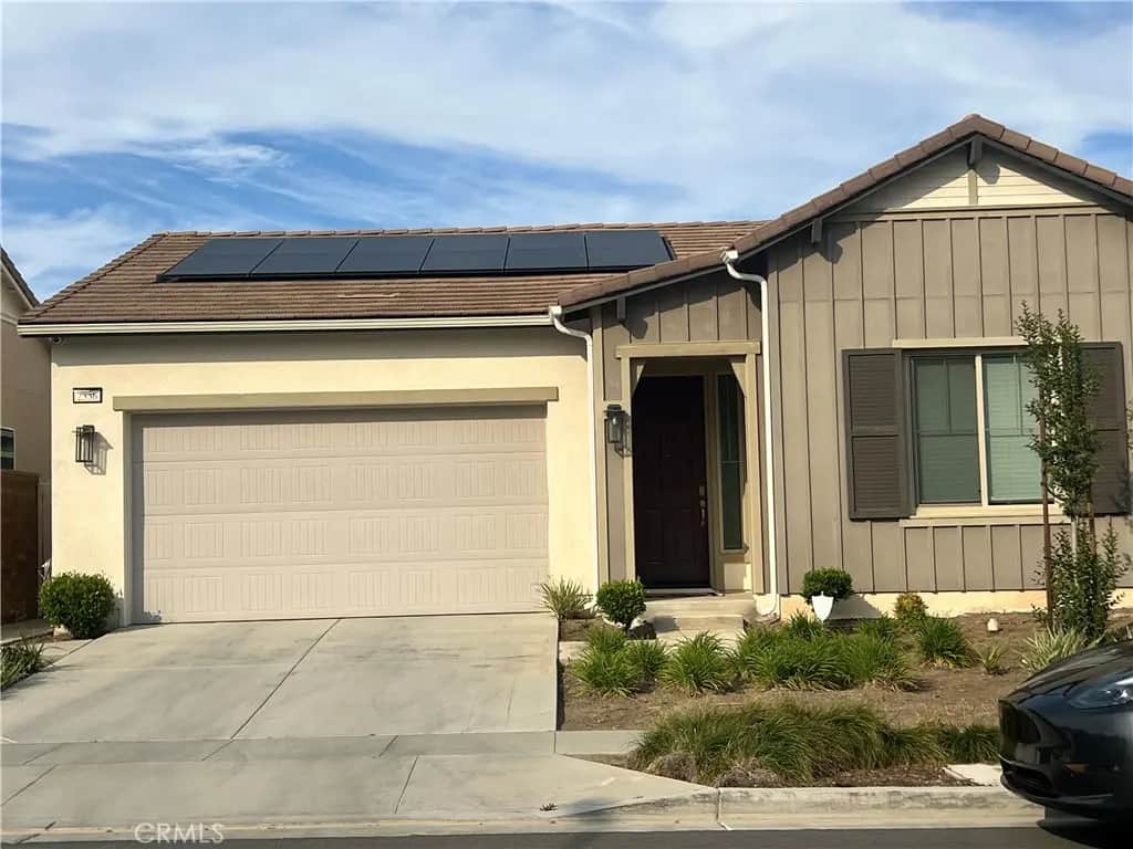 2336 Bearrs, Corona, CA — listing photo 1