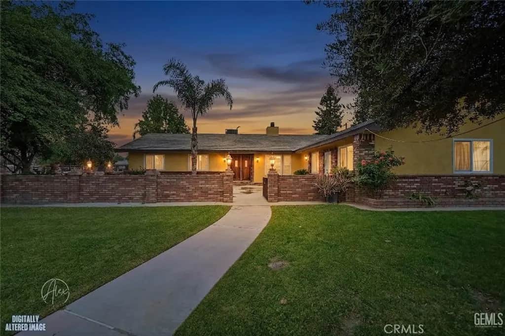 253 E Mckee, Bakersfield, CA — listing photo 1