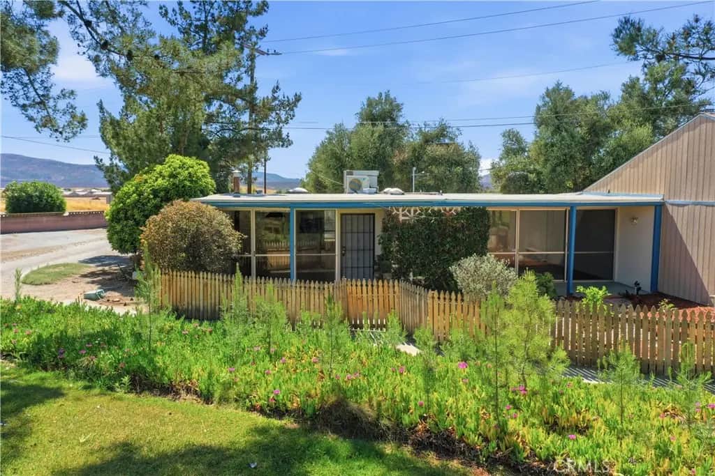 600 Gibbel, Hemet, CA — listing photo 1