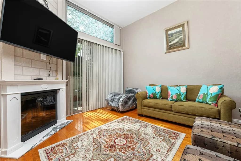 6201 Shoup 75, Woodland Hills, CA — listing photo 1