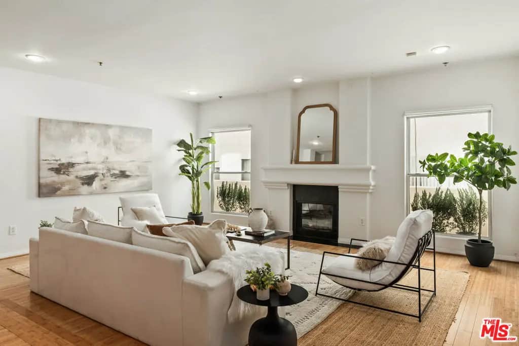 12011 Goshen Avenue 103, Los Angeles, CA — listing photo 1