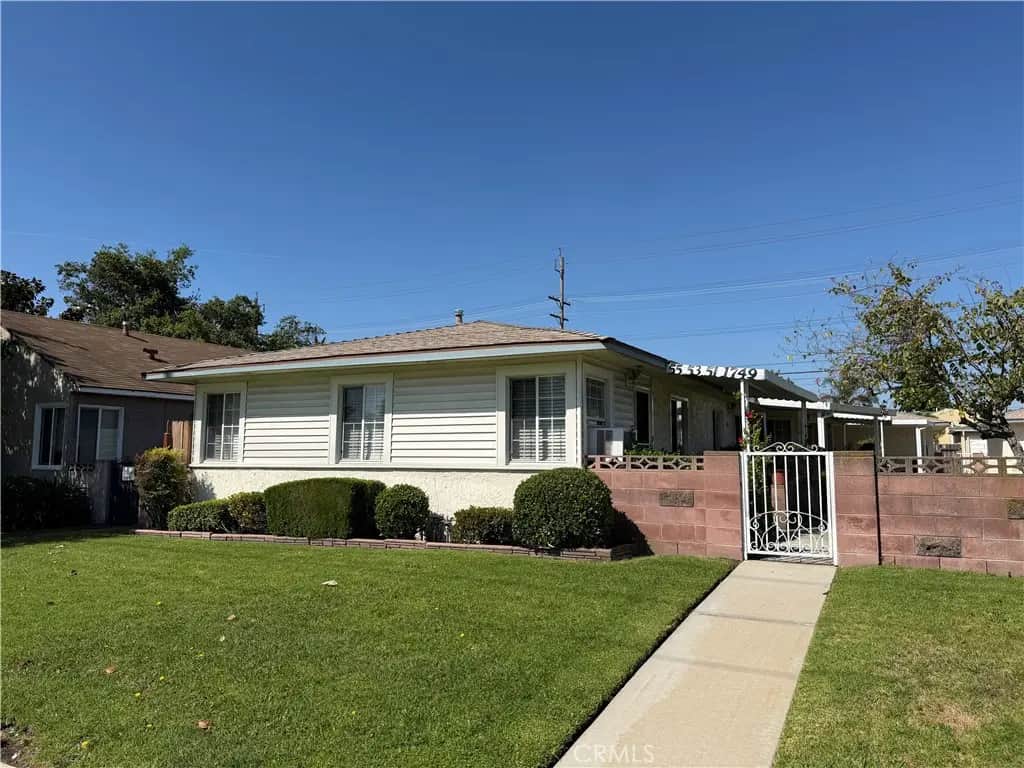 1749 N Hollywood, Burbank, CA — listing photo 1