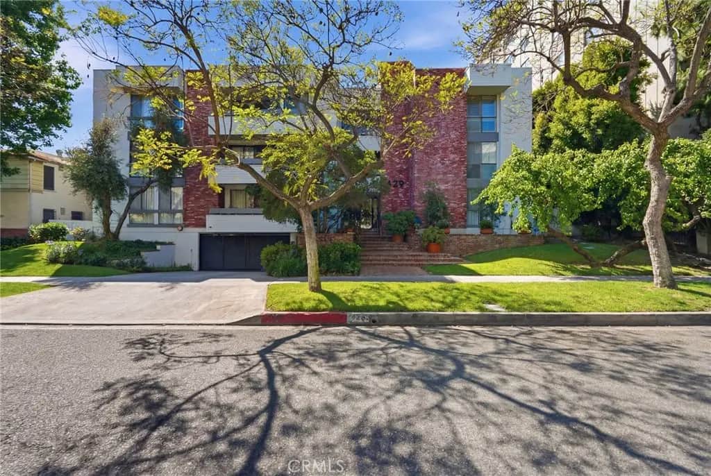 429 N Oakhurst Drive 301, Beverly Hills, CA — listing photo 1