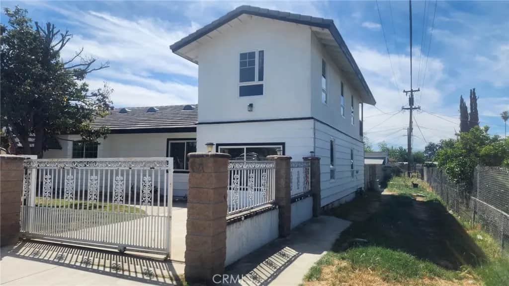 295 Sparks, Bakersfield, CA — listing photo 1