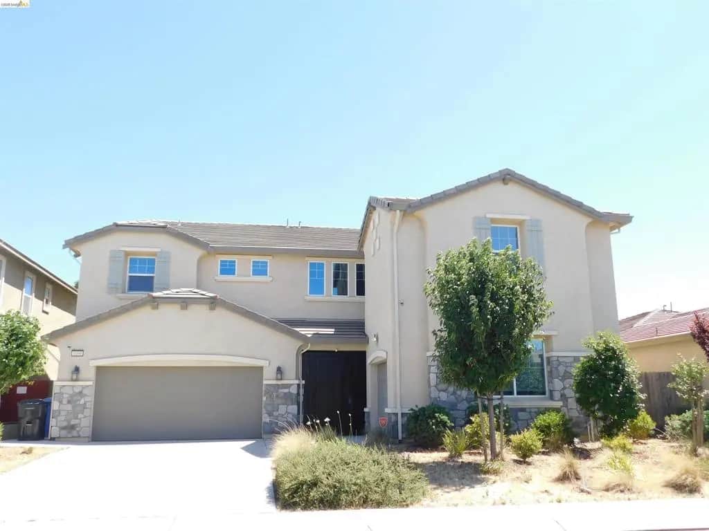1090 Lavender St, Manteca, CA — listing photo 1