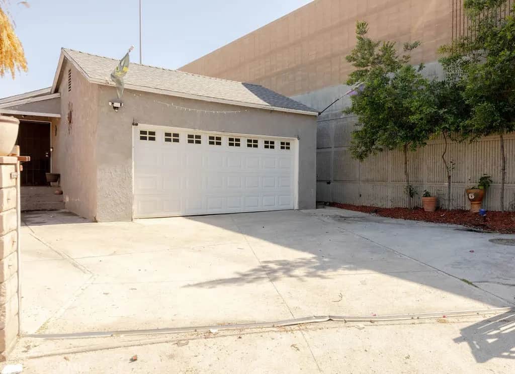 13360 Kelowna, Arleta, CA — listing photo 1