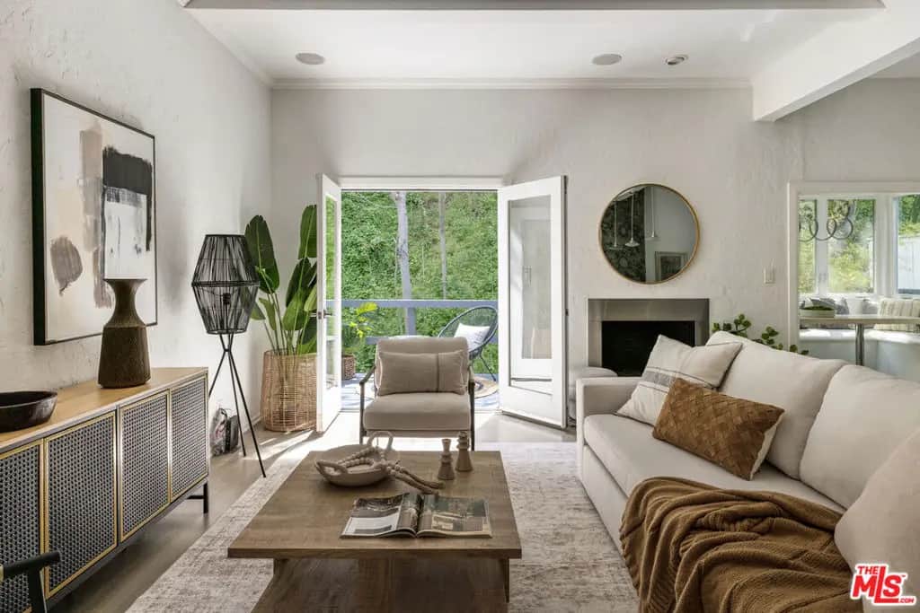 8326 Kirkwood Drive, Los Angeles, CA — listing photo 1