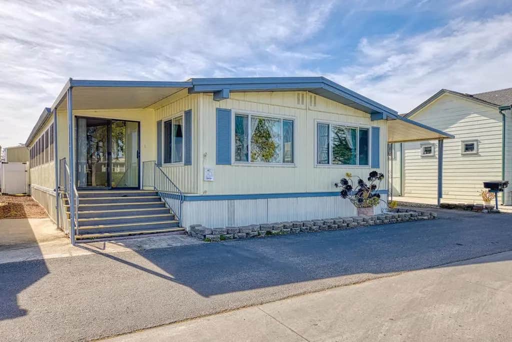 150 Kern 110, Salinas, CA — listing photo 1