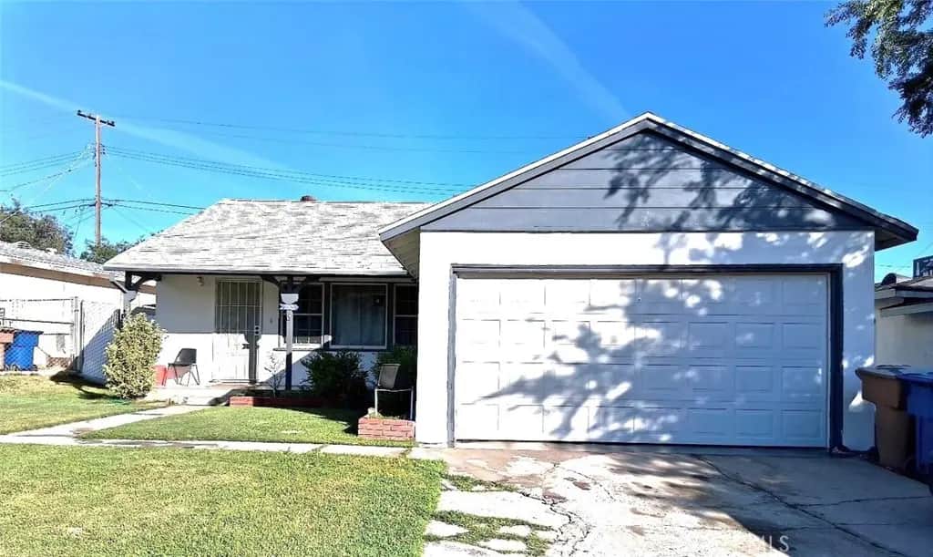 2305 Sandy, Bakersfield, CA — listing photo 1
