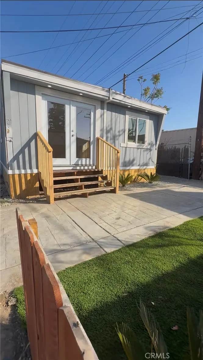 1011 W. La Cadena Drive 30, Riverside, CA — listing photo 1