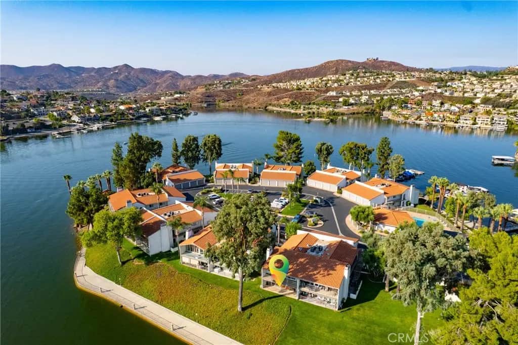 22054 Treasure Island, Canyon Lake, CA — listing photo 1