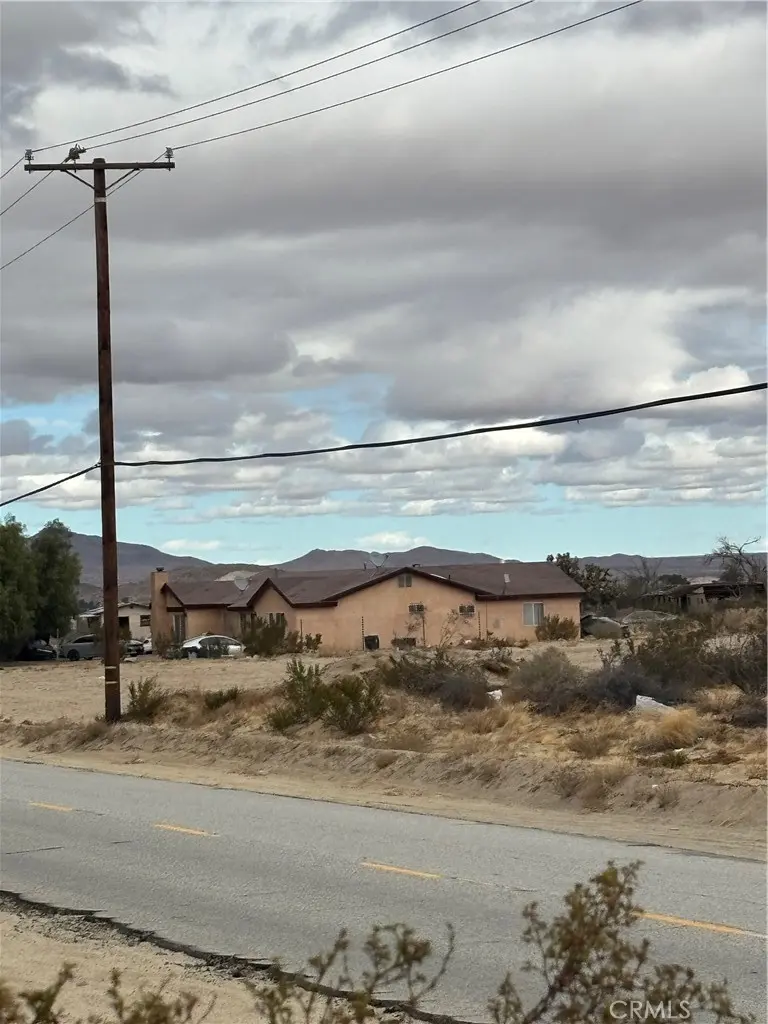165 E Avenue S8, Palmdale, CA — listing photo 1