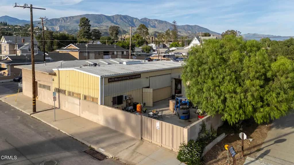 215 N 8th Street, Santa Paula, CA — listing photo 1