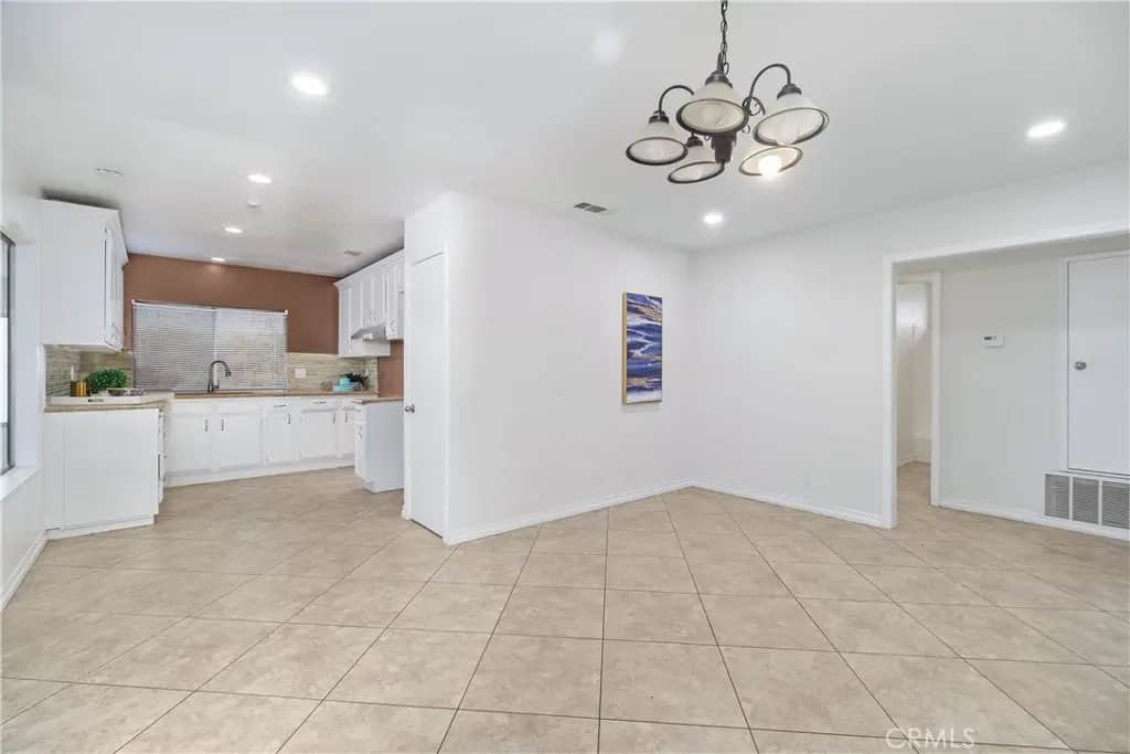 6897 Crest Avenue, Riverside, CA — listing photo 1