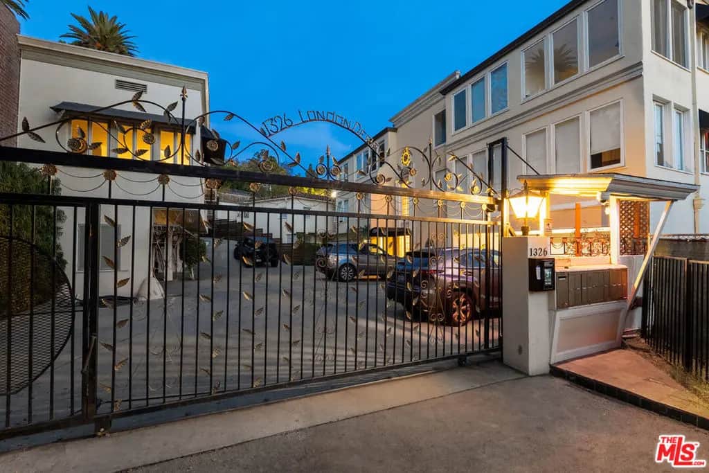 1326 Londonderry View Drive 5, Los Angeles, CA — listing photo 1