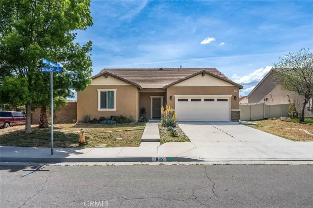 1662 Hayloft Place, San Jacinto, CA — listing photo 1