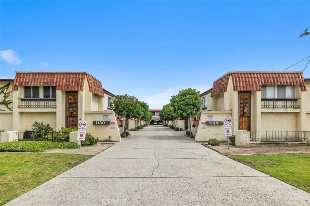 1130 W Huntington Drive 8, Arcadia, CA — listing photo 1