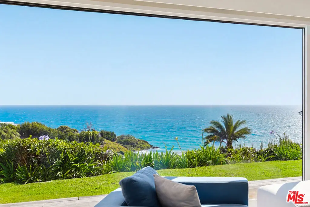 Homes With Pool in Malibu