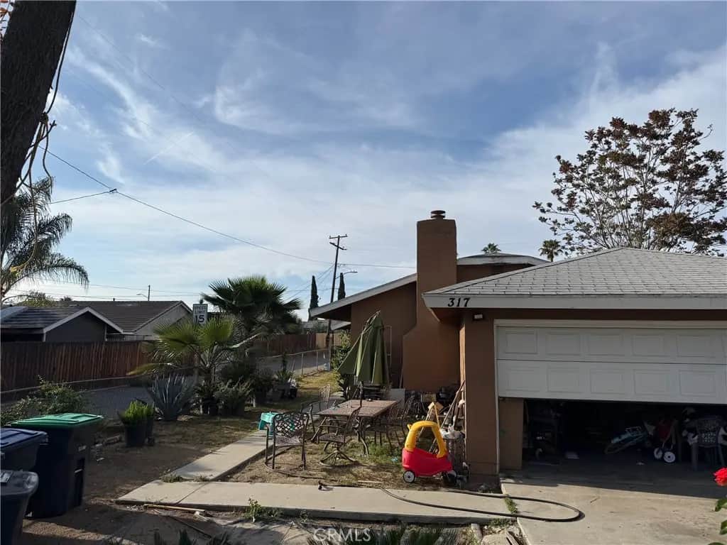 317 W 8th, Perris, CA — listing photo 1
