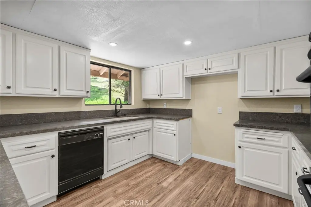 29570 Butterfield, Tehachapi, CA — listing photo 1