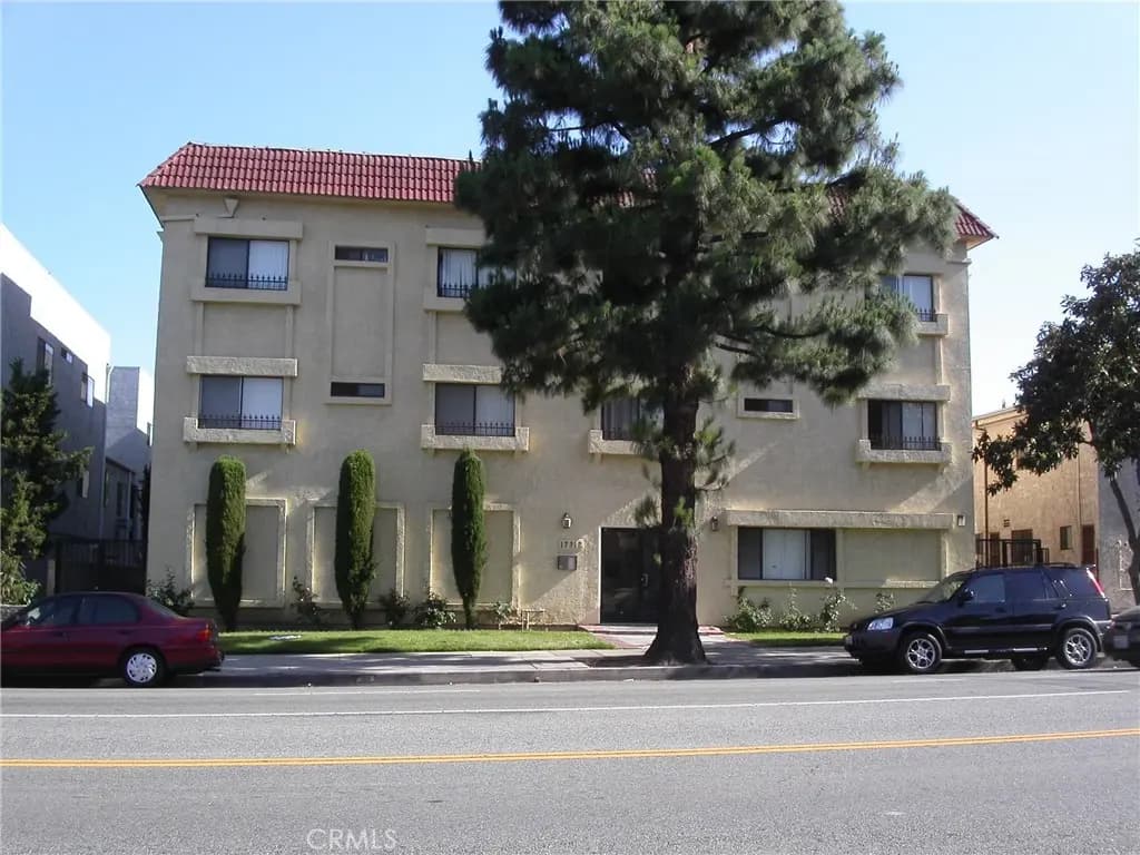 17312 Chatsworth Street L, Granada Hills, CA — listing photo 1